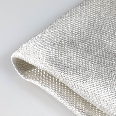 0.65mm 650 het Fiberglasdoek van de Roestvrij staaldraad Versterkte Glasvezel voor Vuurvast Gordijn