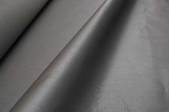De Rook en de Brandgordijnstoffen van Grey Silicone Reinforced Fiberglass Fabric